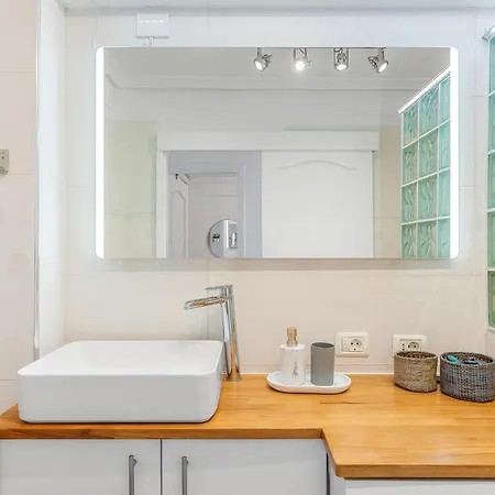 Cozy With Ocean View - Complete Renovation June 2024 *