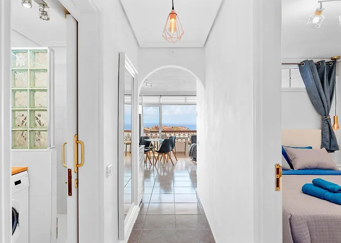 Cozy With Ocean View - Complete Renovation June 2024 Apartmán